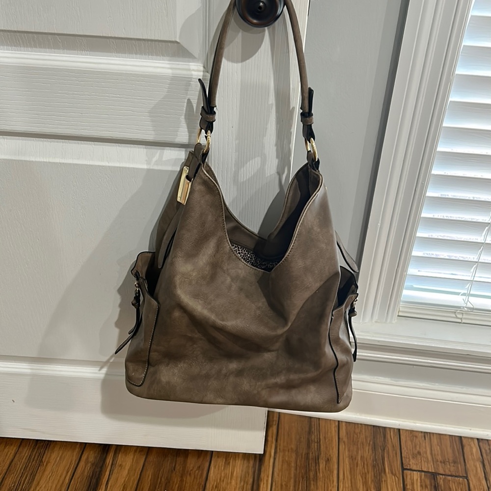 Purse (shoulder bag)